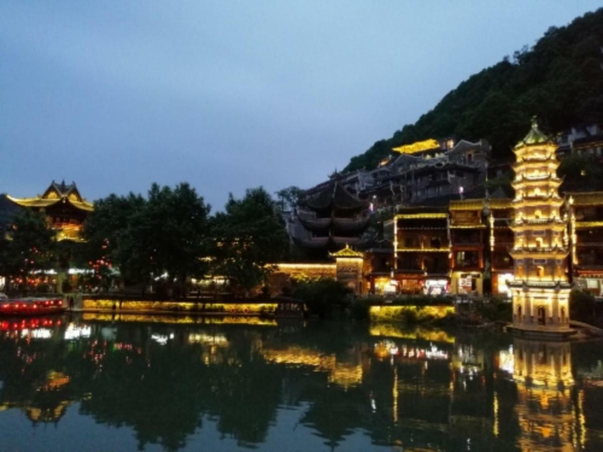 沱江缘民宿 Fenghuang Luaran gambar