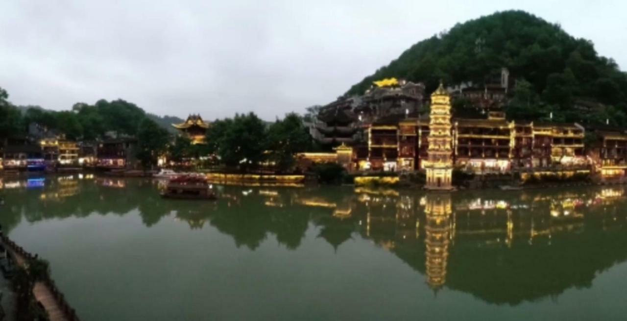 沱江缘民宿 Fenghuang Luaran gambar