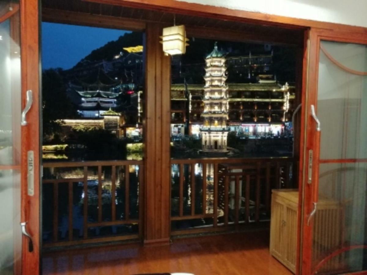 沱江缘民宿 Fenghuang Luaran gambar