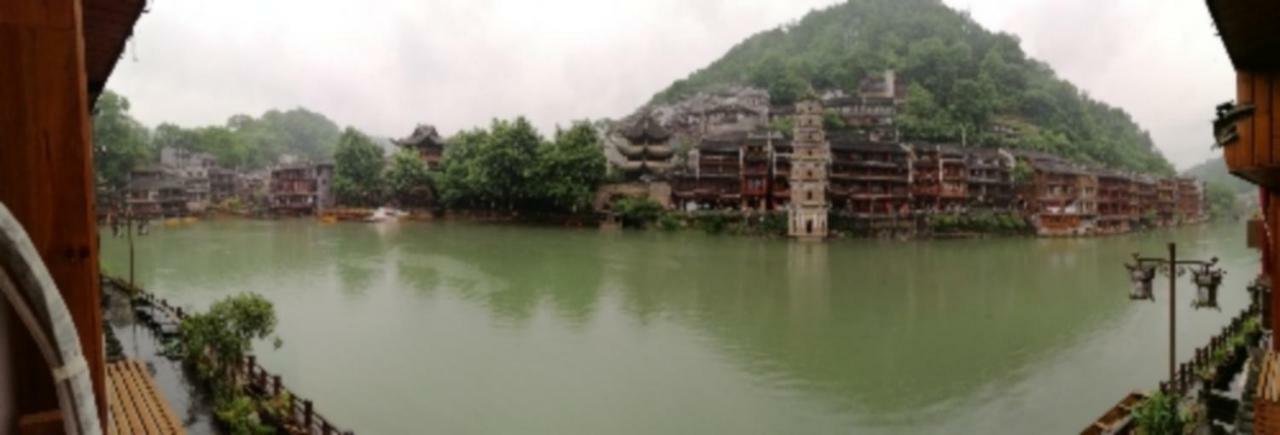 沱江缘民宿 Fenghuang Luaran gambar