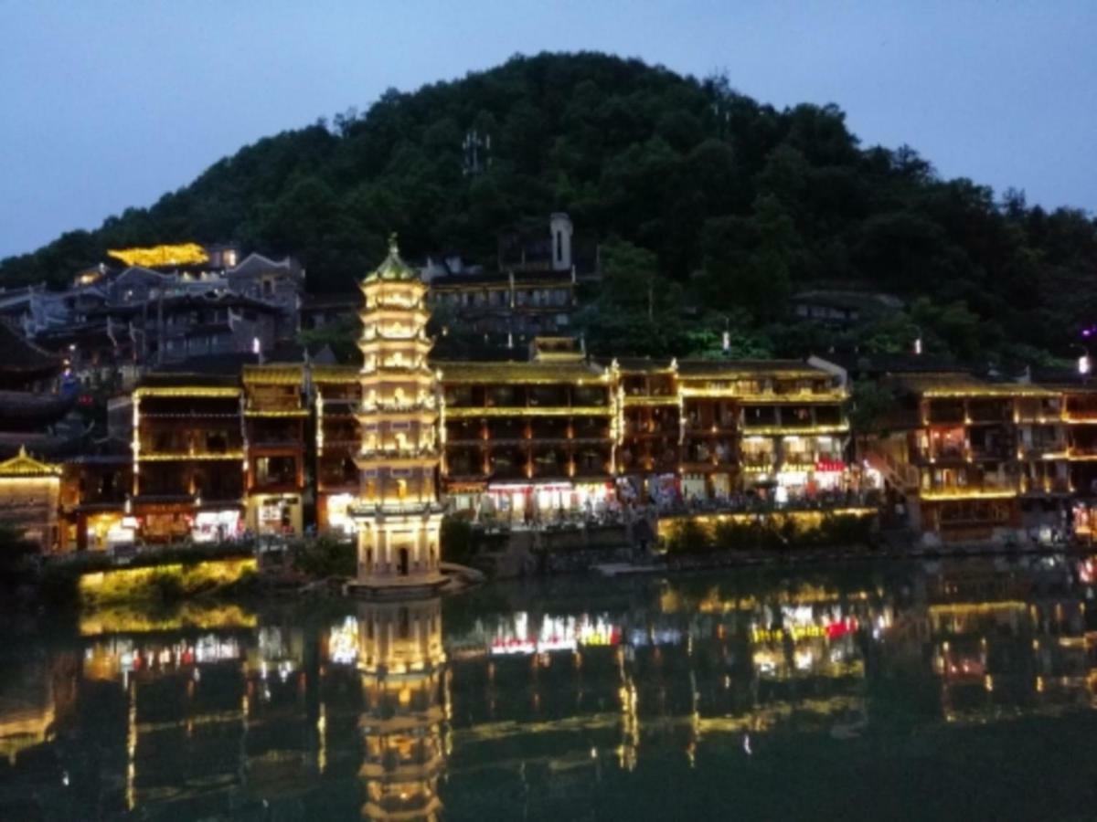 沱江缘民宿 Fenghuang Luaran gambar